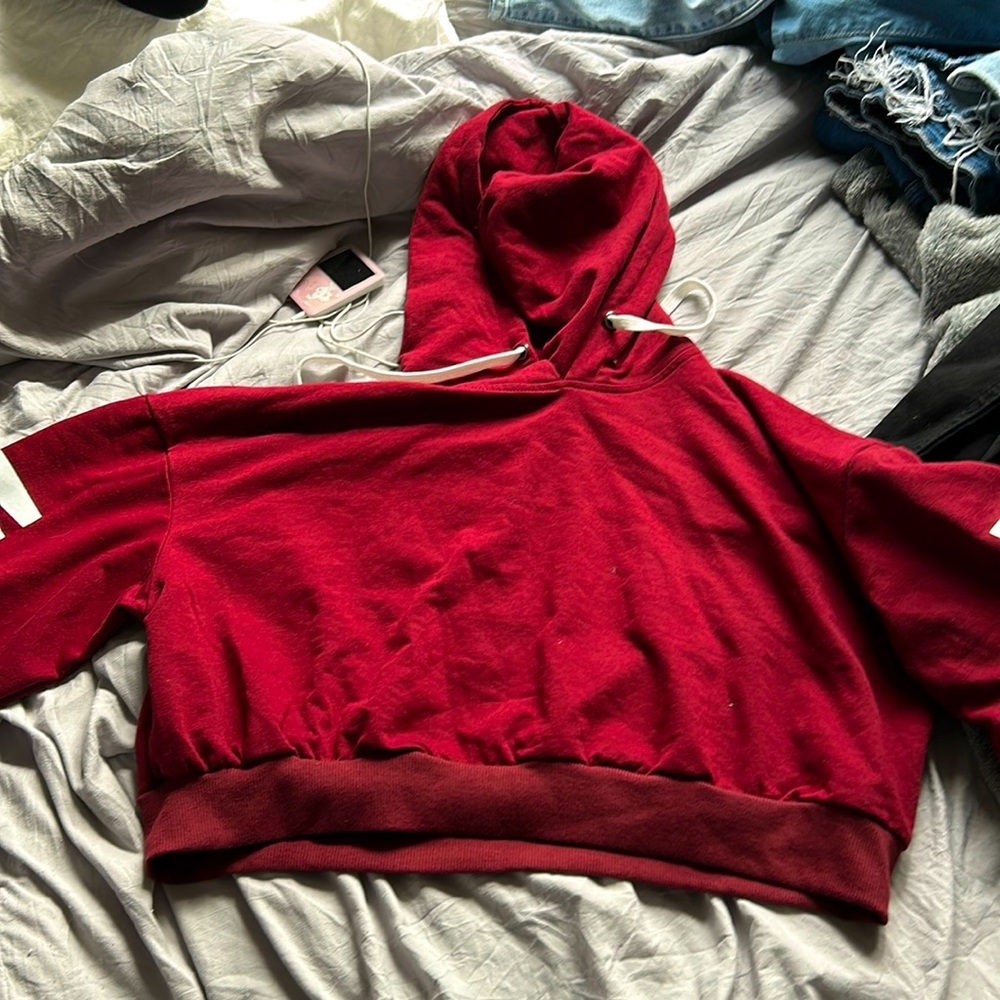 Cropped SHEIN burgundy sweatshirt